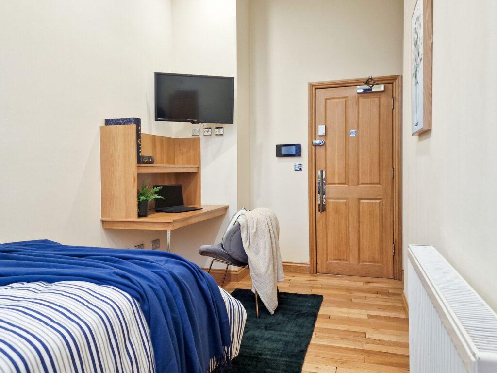 student accomodation en suite room at The Student Lodge Nottingham.
